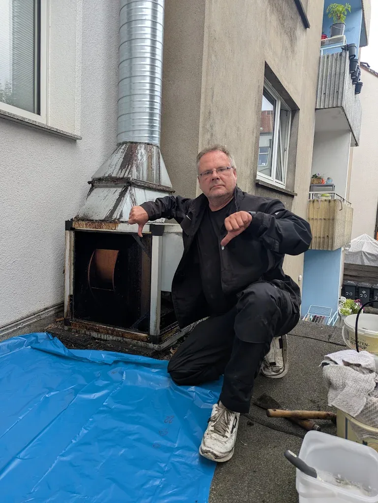 Nachher: Haubenanlage 2, Arbeiten an der Abluftanlage auf dem Dach, Witten